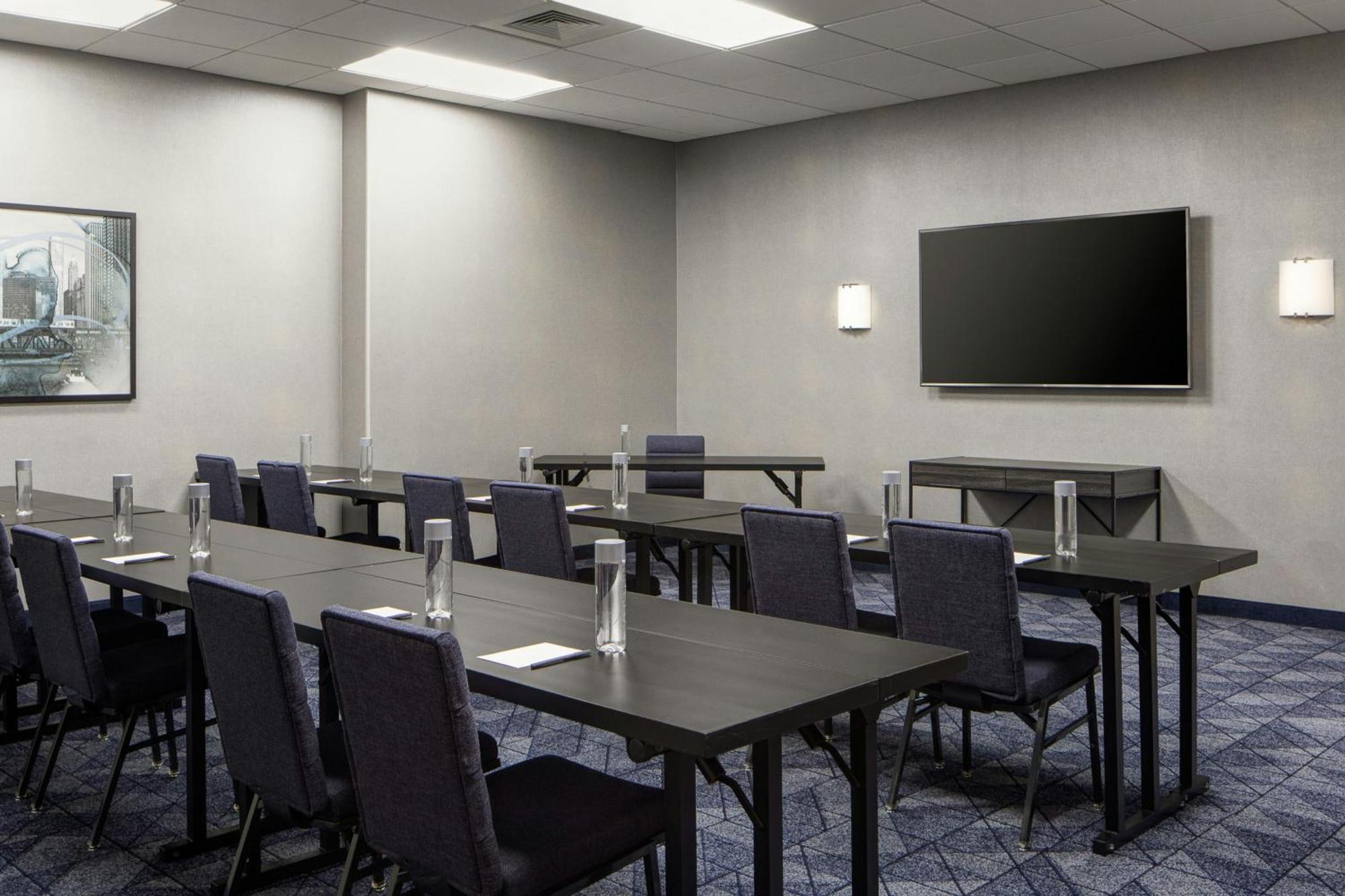 Courtyard By Marriott Chicago Downtown/River North Extérieur photo
