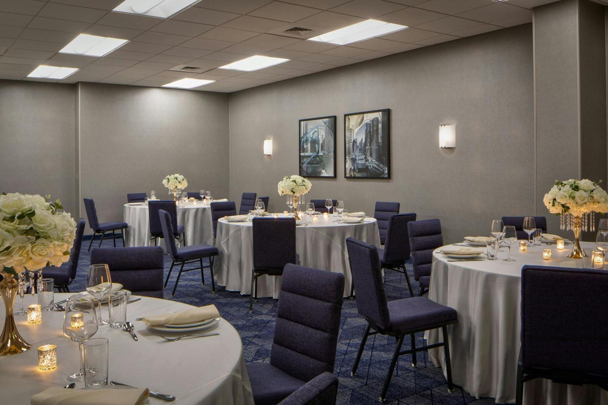 Courtyard By Marriott Chicago Downtown/River North Extérieur photo