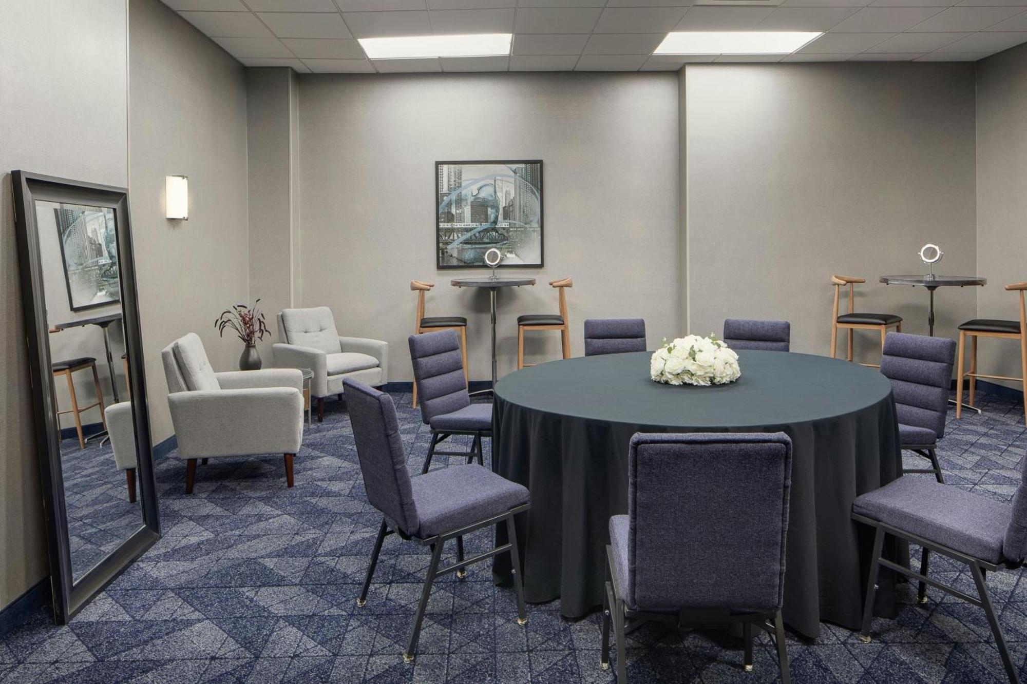 Courtyard By Marriott Chicago Downtown/River North Extérieur photo