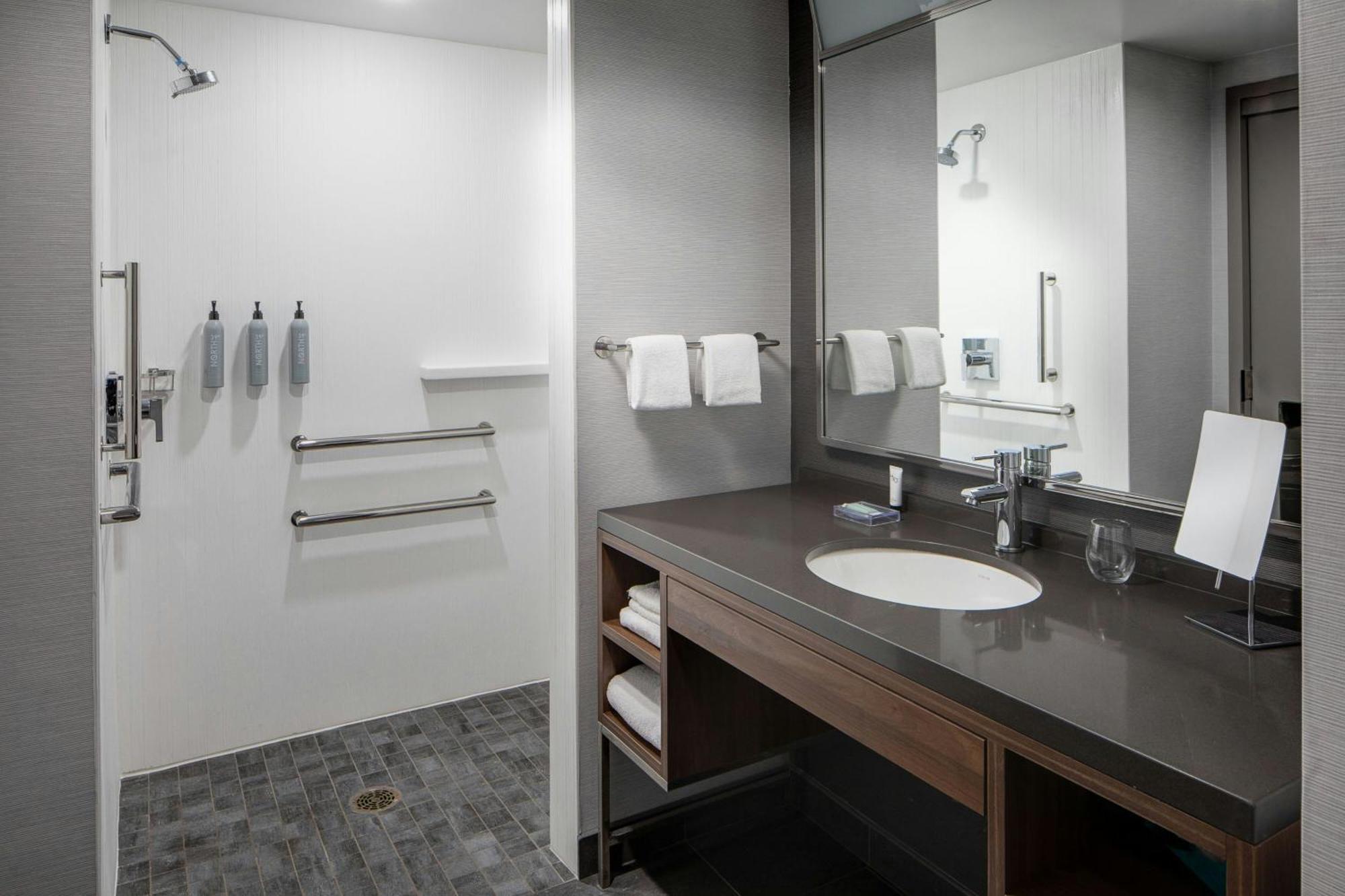 Courtyard By Marriott Chicago Downtown/River North Extérieur photo