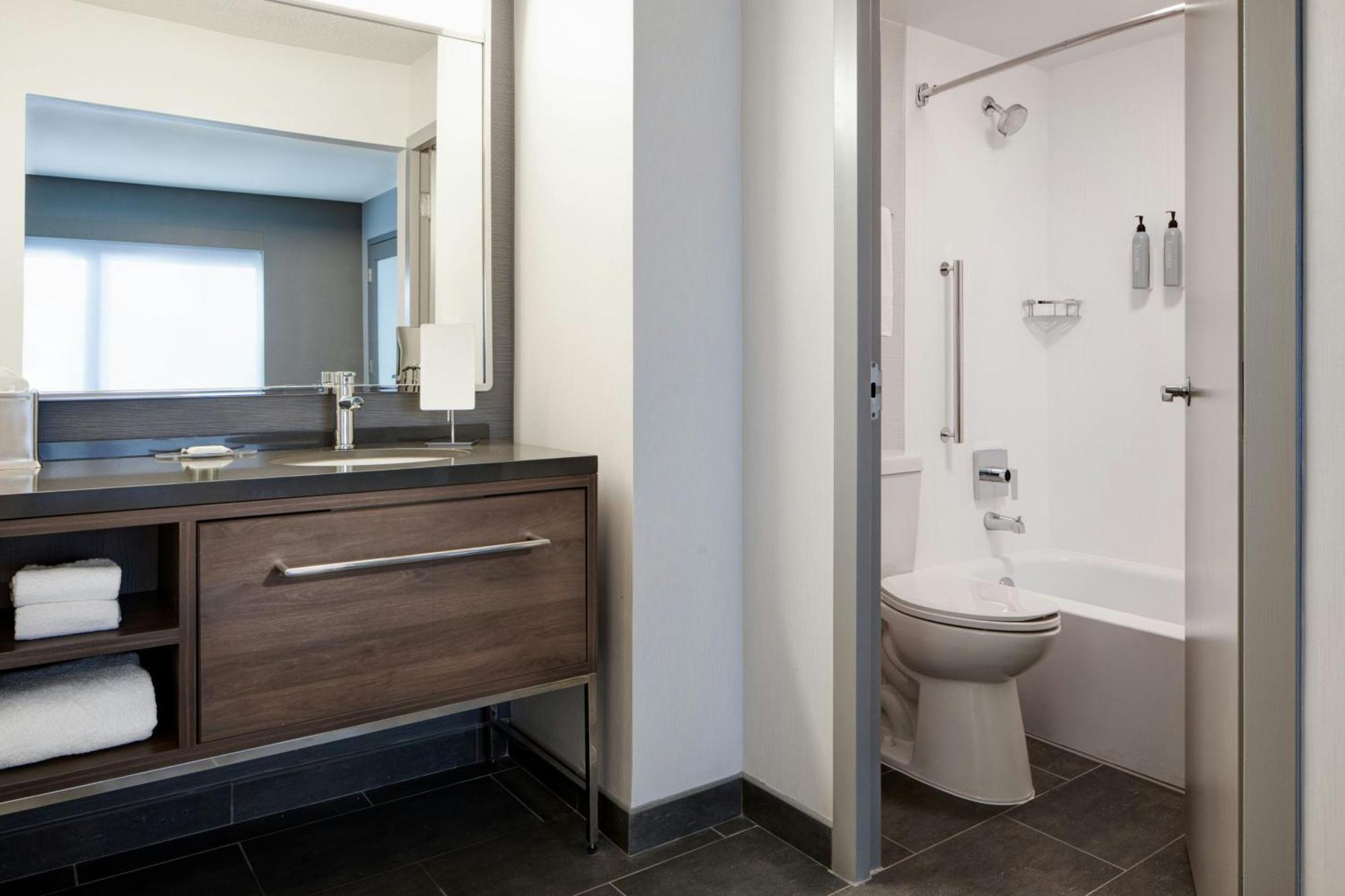 Courtyard By Marriott Chicago Downtown/River North Extérieur photo