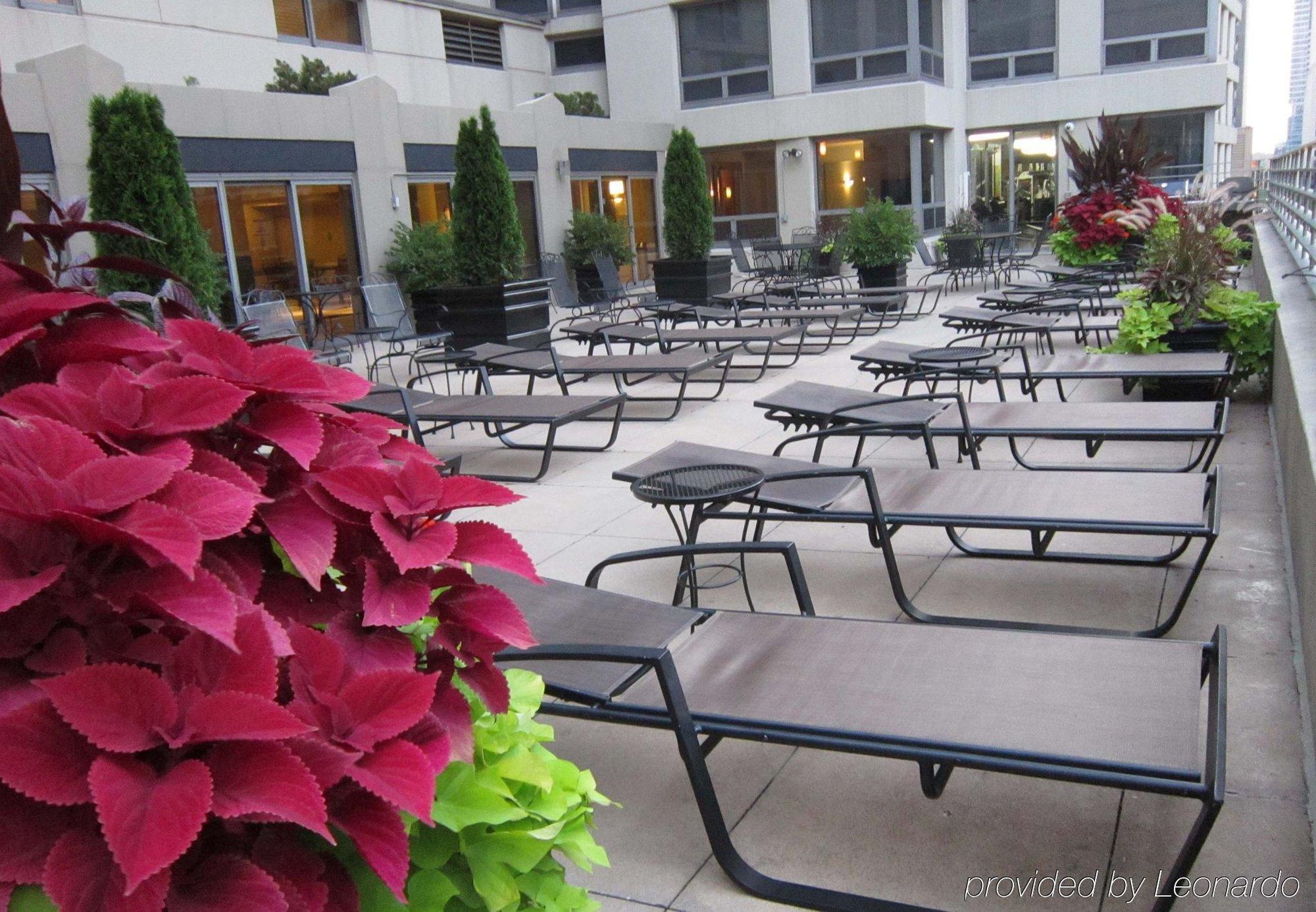 Courtyard By Marriott Chicago Downtown/River North Extérieur photo