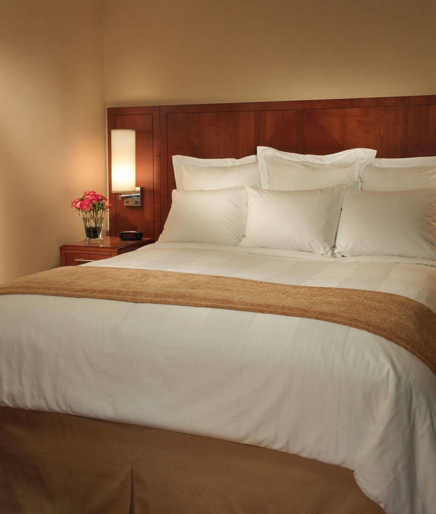 Courtyard By Marriott Chicago Downtown/River North Extérieur photo